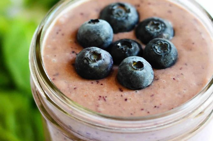 Green Berry Smoothie | A refreshing smoothie for anytime of the day. Fresh blueberries, raspberries, one banana, and a handful of greens makes this smoothie pack a healthy punch! | flipflopkitchen.com