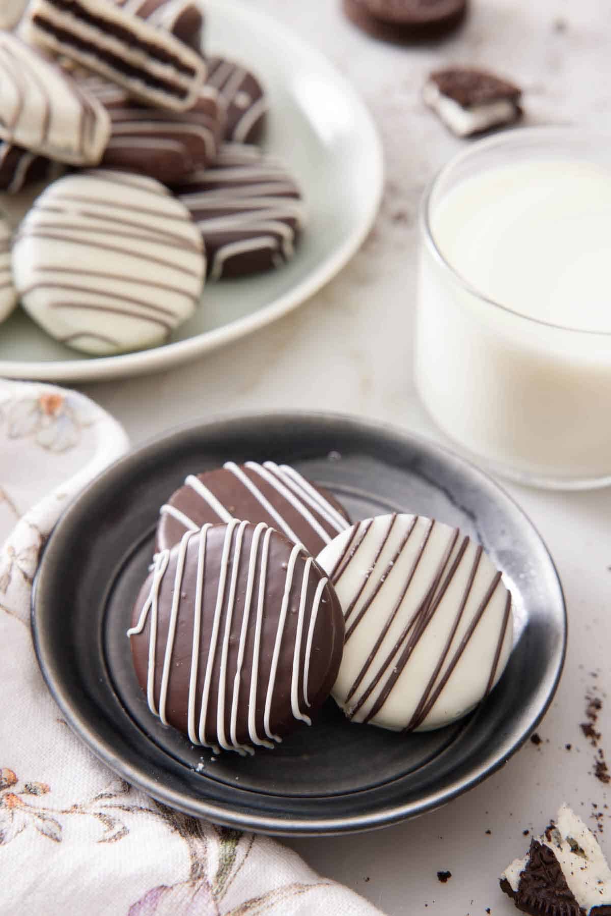 oreos with white chocolate covering